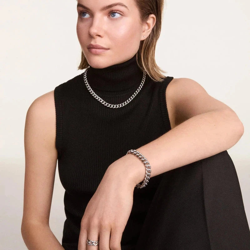 Daniel Wellington chunky chain ring in polished silver-tone stainless steel, featuring a bold, modern link design.