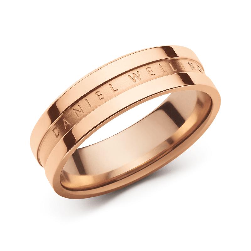 Elegant rose gold plated stainless steel Elan ring featuring a sleek, minimalist silhouette and Daniel Wellington branding.