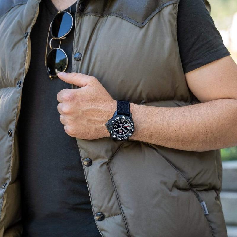 Luminox F-117 Nighthawk Pilot Watch – Carbonox™+ Case, GMT