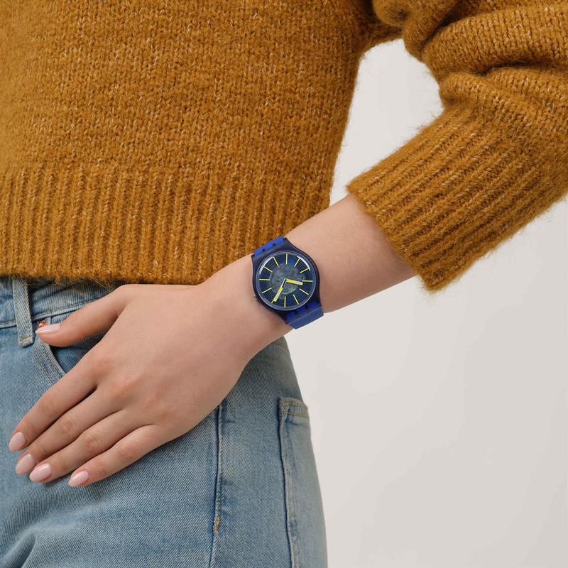 Swatch REVEALED IN THE DEPTHS Watch SO29I100