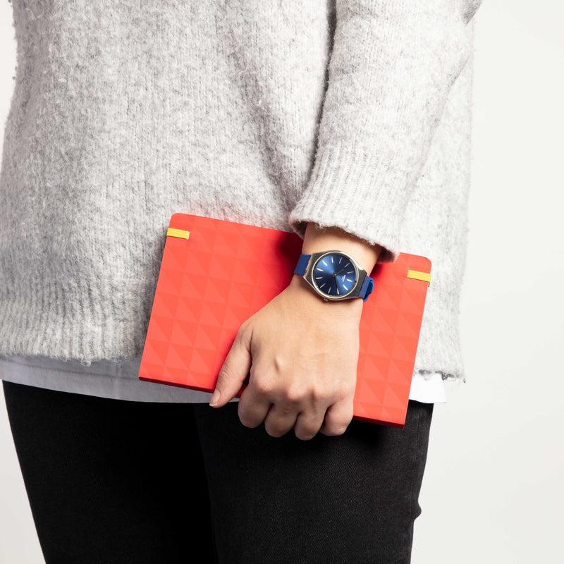 Swatch SKINDEEPBLINK Watch SYXS132