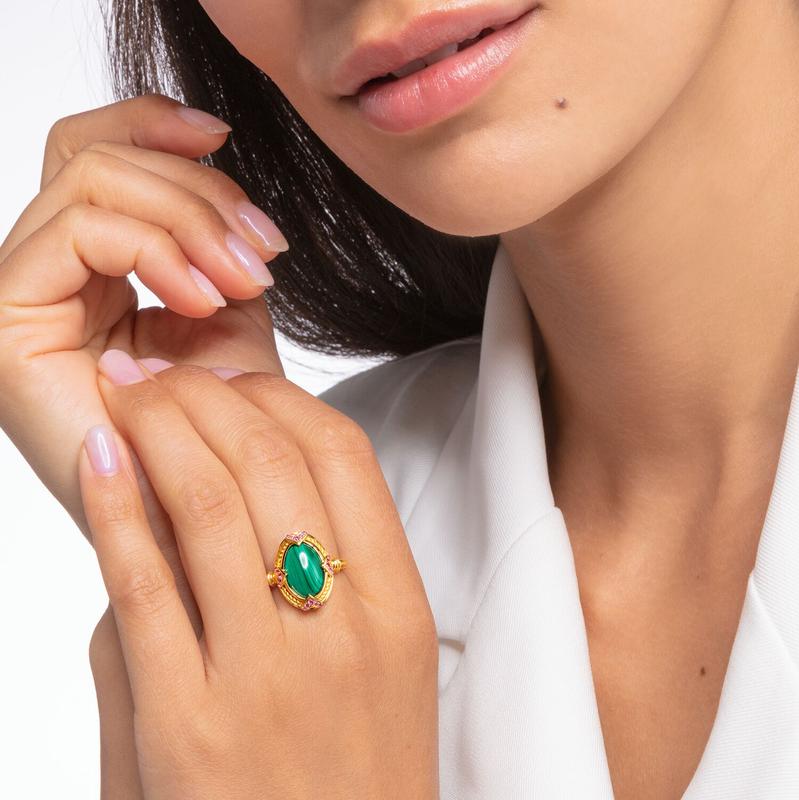 Thomas Sabo Ring Green Stone Elegant Sterling Silver with Vibrant Emerald Cut