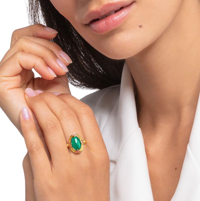 Thomas Sabo Ring Green Stone Elegant Sterling Silver with Vibrant Emerald Cut