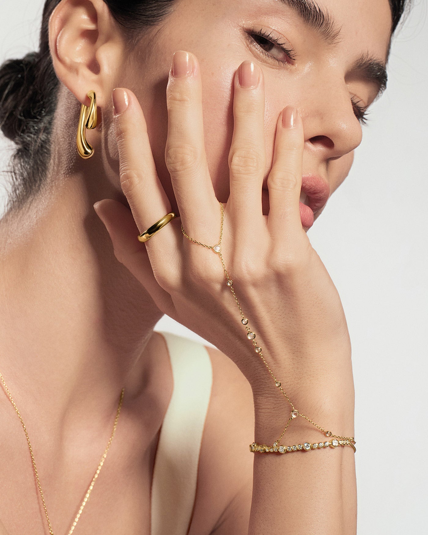 Ania Haie Wanderer Gold Bezel-Set Station Hand Chain B076-07G
