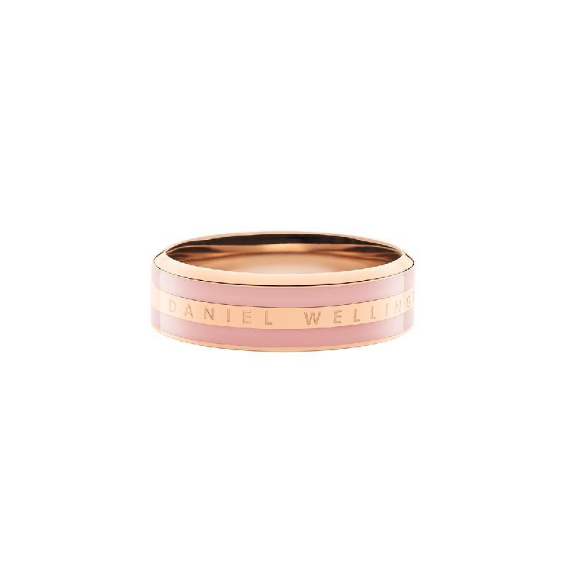 Daniel Wellington Emalie ring in rose gold stainless steel with a dusty rose enamel inlay and engraved logo.