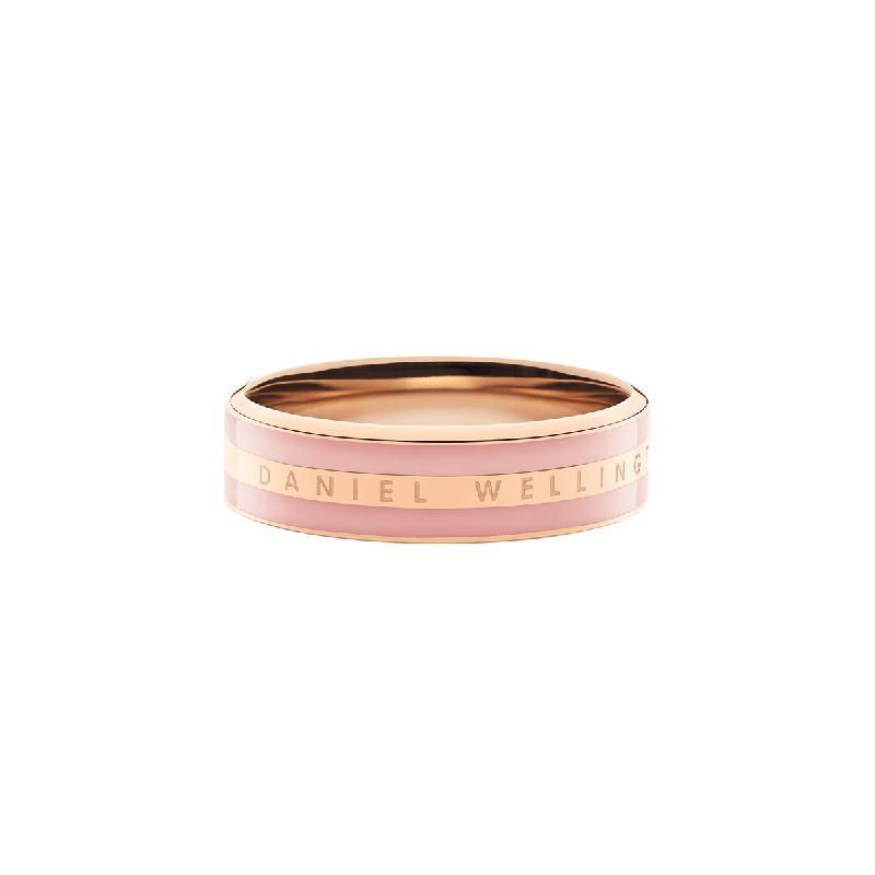 Daniel Wellington Emalie ring in rose gold stainless steel with a dusty pink enamel inlay and engraved logo.