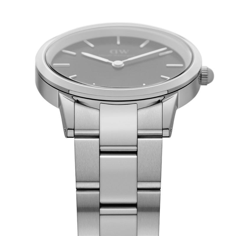 Daniel Wellington Iconic Link 32mm watch in polished silver stainless steel with a sleek black dial.
