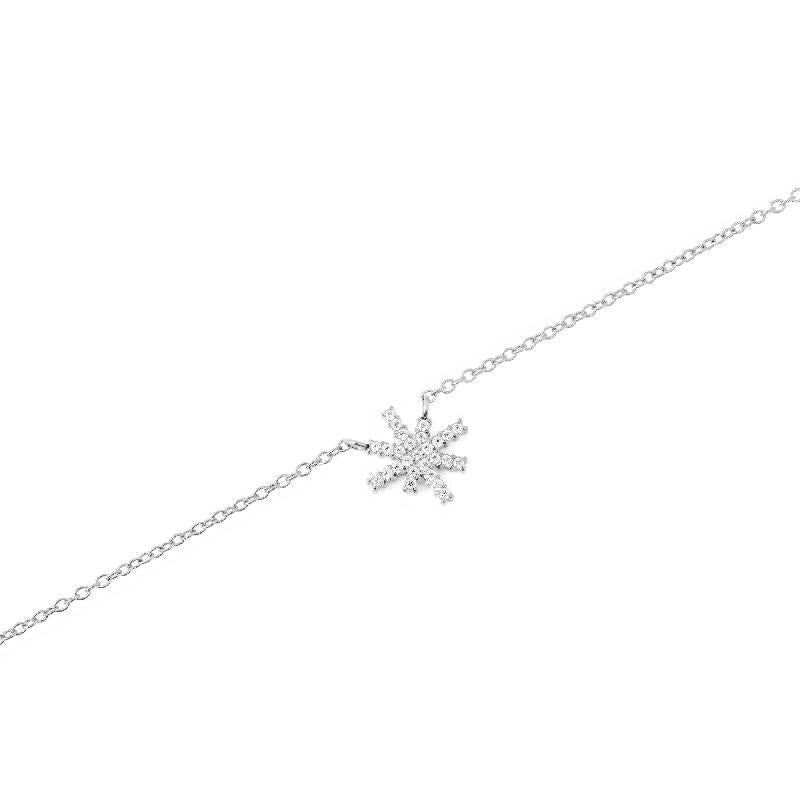 Daniel Wellington Mirelle star necklace in polished 925 sterling silver with sparkling white cubic zirconia stones.