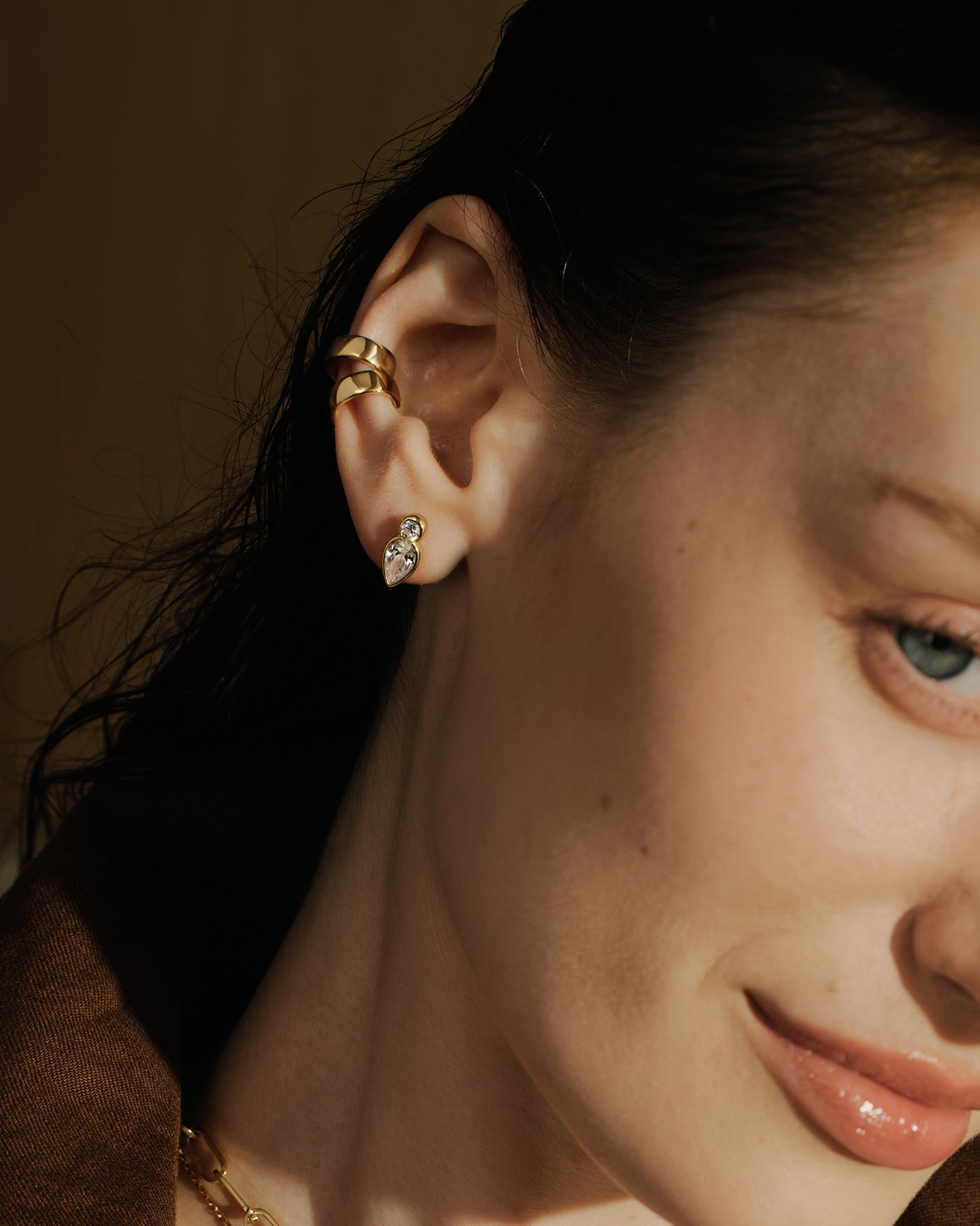 Ania Haie Wanderer Bezel Inverted Teardrop & Round Stud Earrings E076-04G