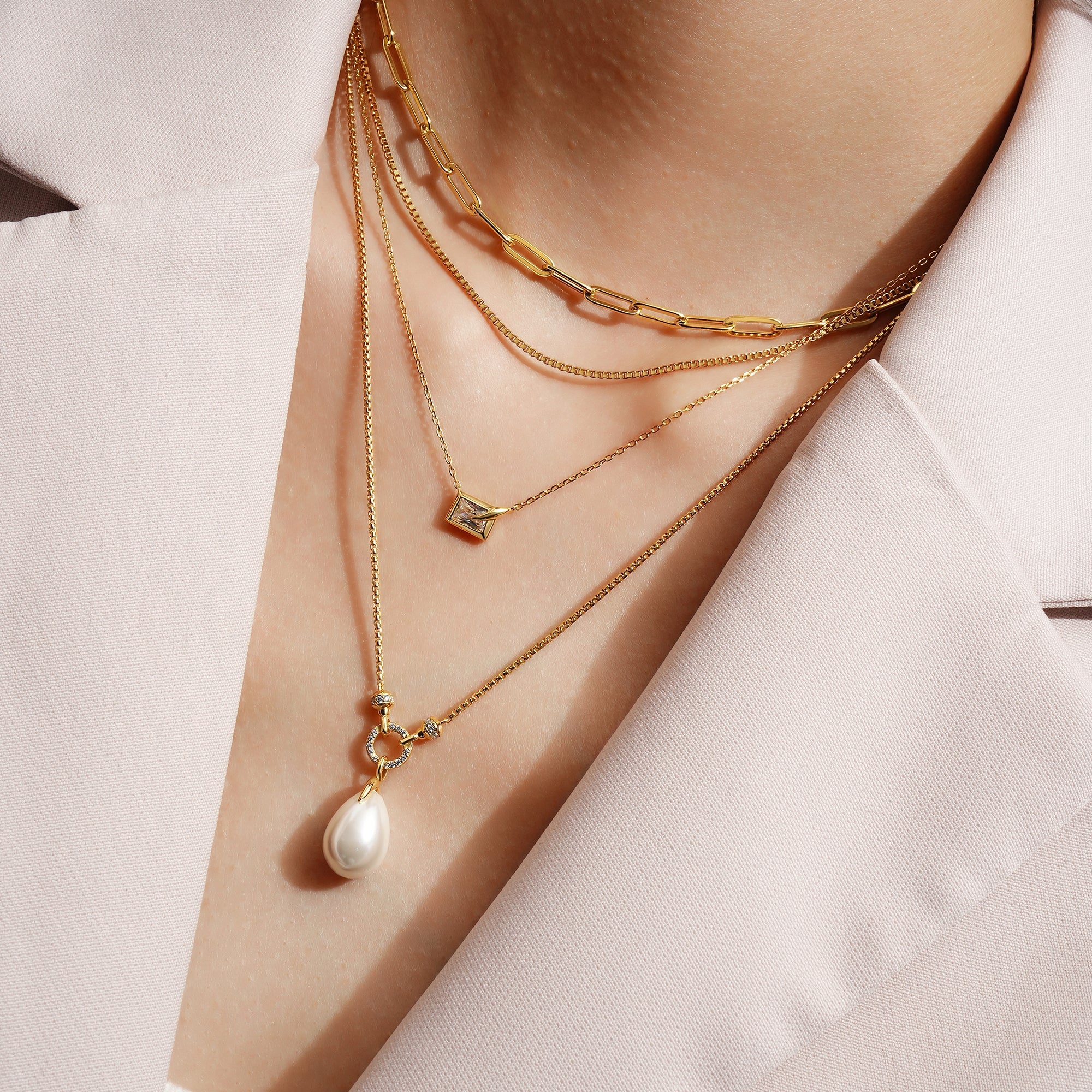 Gold Sparkling Bezel-Set Cube Necklace in 925 Silver