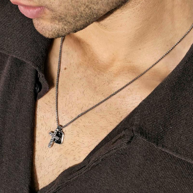 Nomination Bold Steel windrose pendant necklace, side view