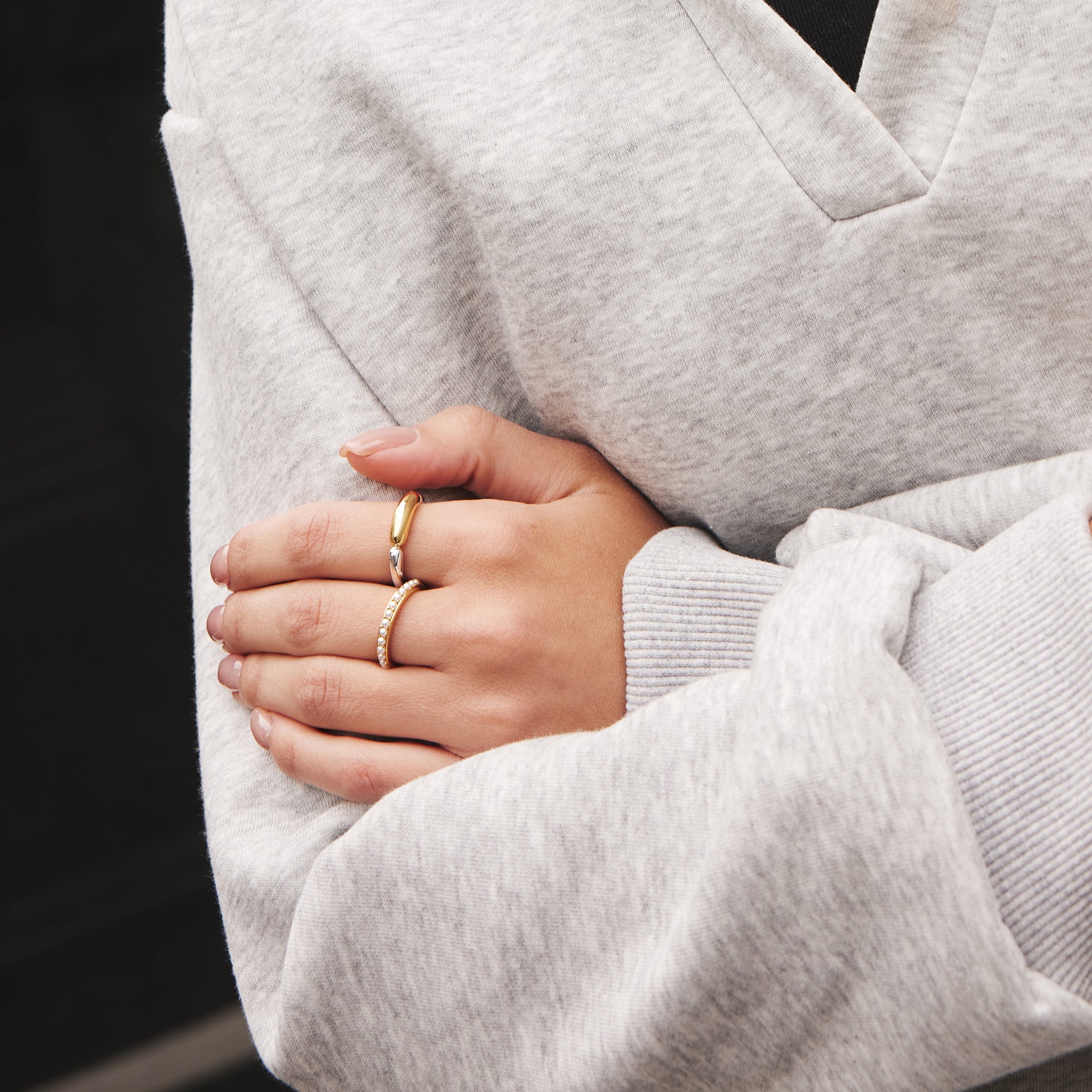 Two-Tone Segmented Puffy Ring – Modern Silver & Gold Mixed Design